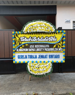 Papan Bunga Duka di Karang Tanjung