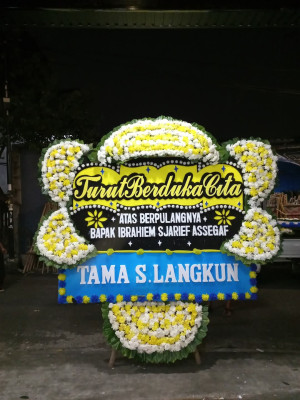 Papan Bunga Duka di Karang Tanjung